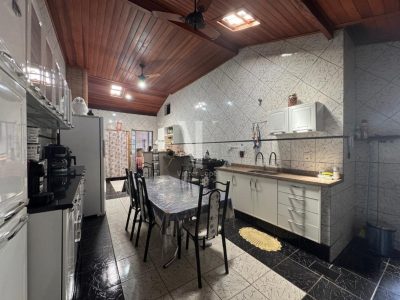 CASA 3 DORMITORIOS COM SUÍTE - VENDA NO GEISEL - BAURU-SP